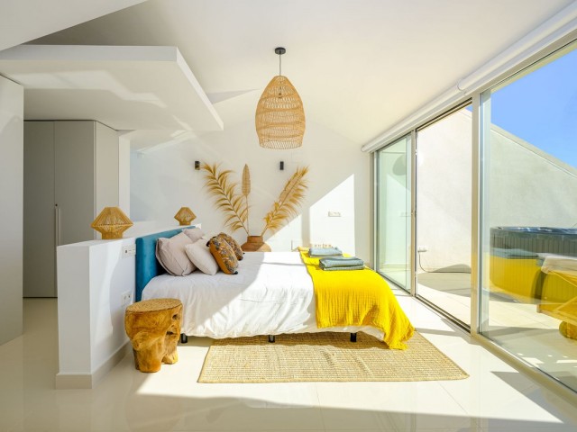 Apartamento con 3 Dormitorios  en Benalmadena Pueblo