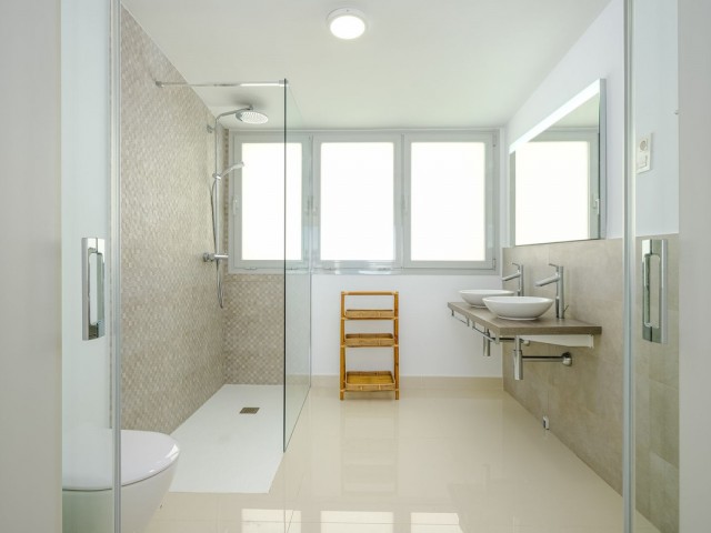 Apartamento con 3 Dormitorios  en Benalmadena Pueblo