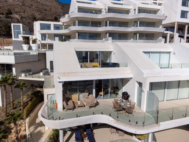 Apartamento con 3 Dormitorios  en Benalmadena Pueblo