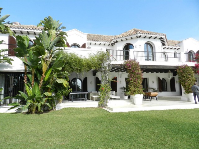 10 Sovrums Villa i Guadalmina Baja