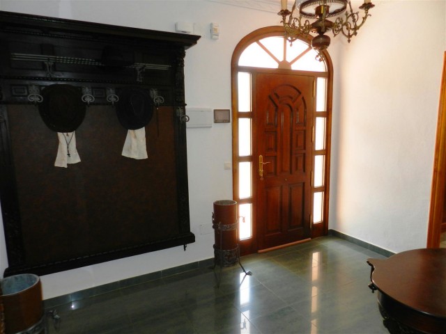 Villa avec 4 Chambres  à Los Barrios