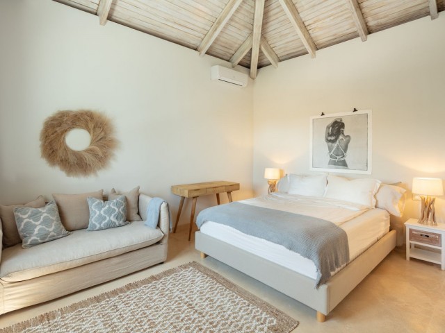 5 Bedrooms Villa in El Paraiso