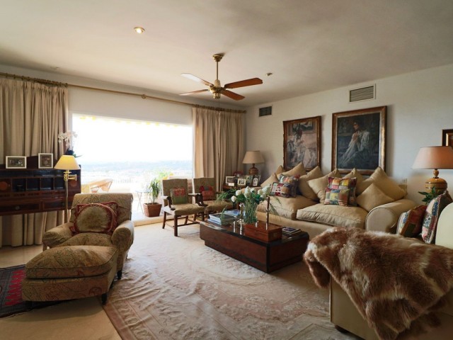2 Bedrooms Apartment in Marbella