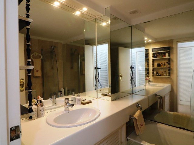 2 Bedrooms Apartment in Marbella