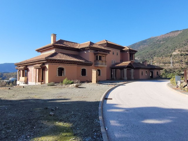 Villa avec 5 Chambres  à La Zagaleta