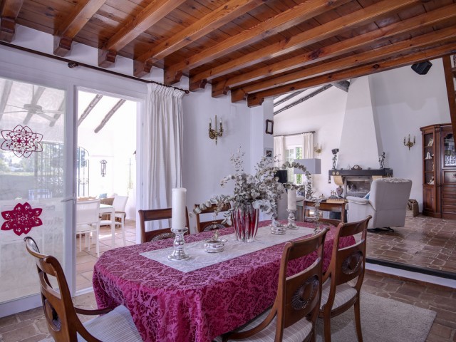 4 Bedrooms Villa in Guadalmina Alta