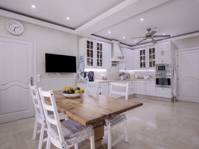 4 Bedrooms Villa in Guadalmina Alta