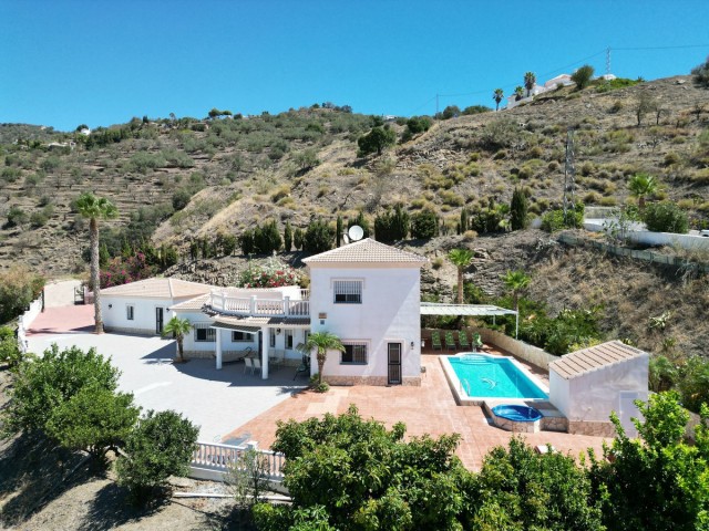 4 Bedrooms Villa in Arenas