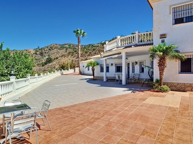4 Bedrooms Villa in Arenas