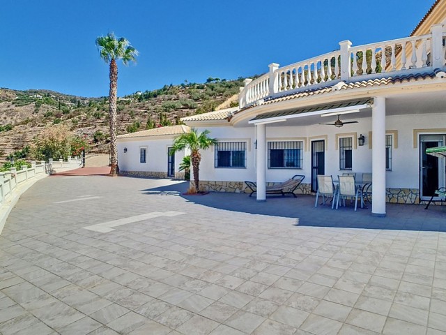 4 Bedrooms Villa in Arenas