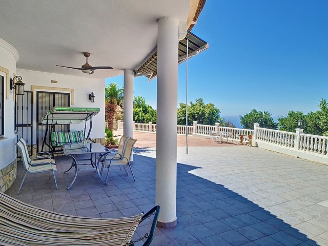 4 Bedrooms Villa in Arenas