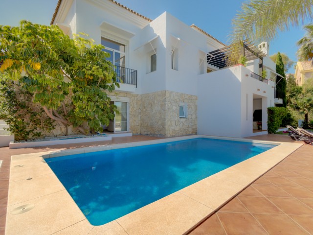 Villa avec 4 Chambres  à La Cala Golf
