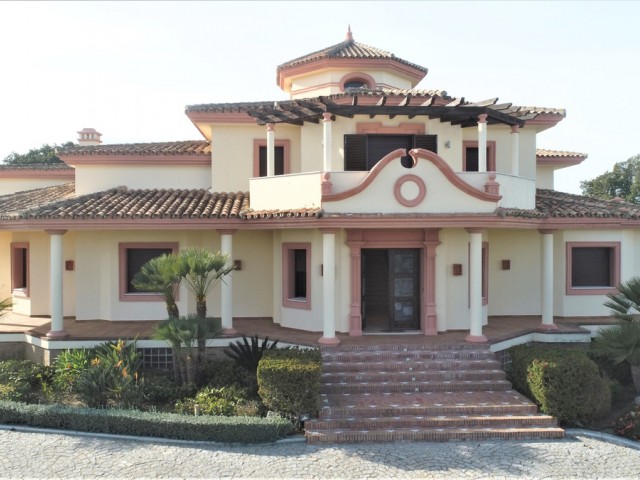 7 Bedrooms Villa in Sotogrande
