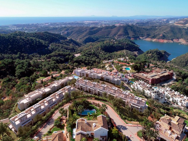 3 Bedrooms Townhouse in Istán