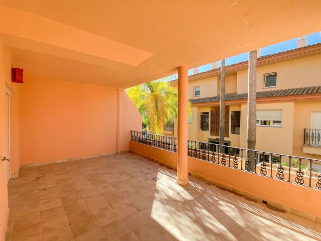 Apartment, Nueva Andalucia, R4458442