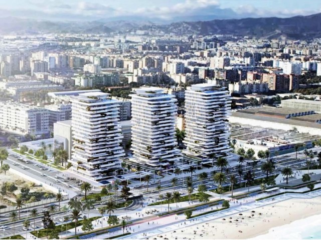 Ático con 4 Dormitorios  en Málaga