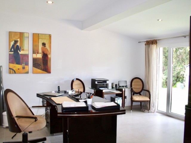 8 Bedrooms Villa in San Pedro de Alcántara