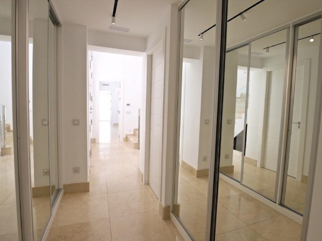 Villa avec 6 Chambres  à Las Brisas