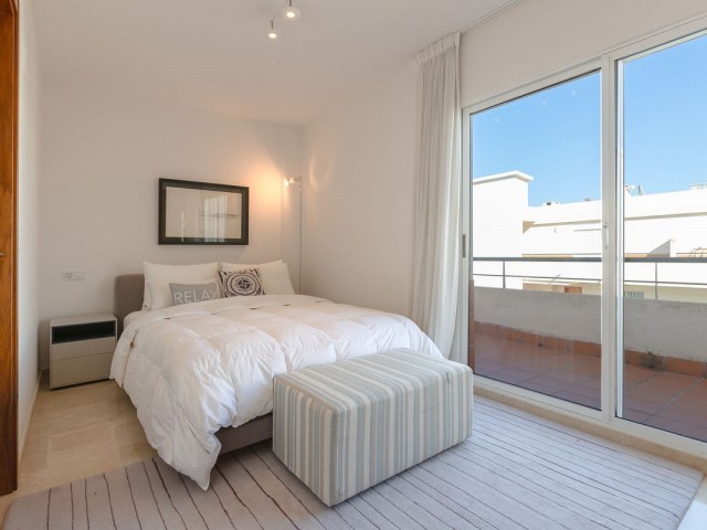 Apartamento con 3 Dormitorios  en Guadalmina Alta