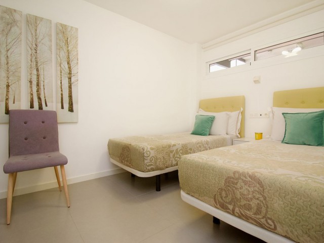 Apartamento con 2 Dormitorios  en Benalmadena Costa