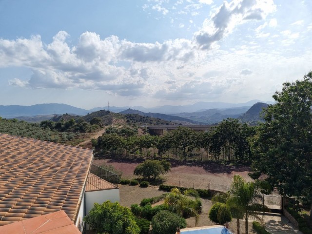 Villa con 15 Dormitorios  en Málaga