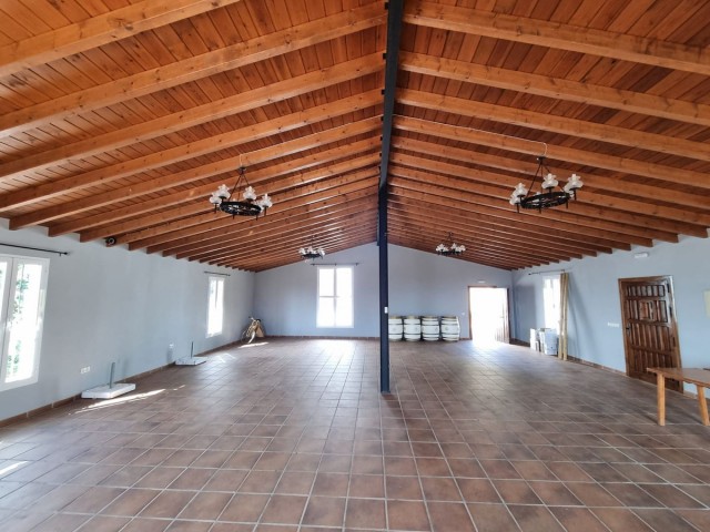Villa con 15 Dormitorios  en Málaga