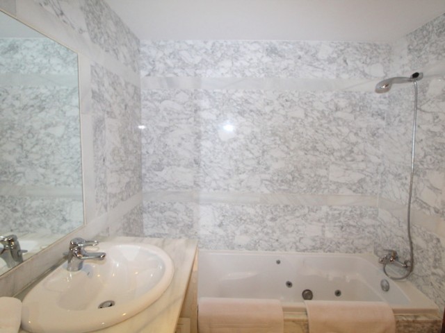 Penthouse avec 4 Chambres  à Puerto Banús