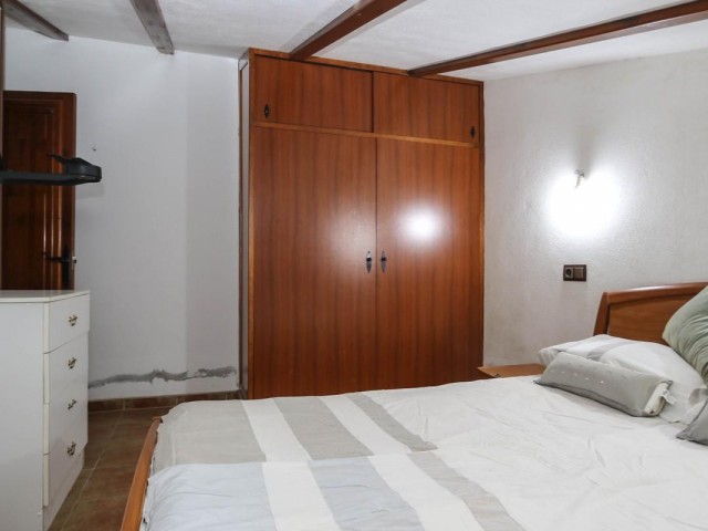 6 Slaapkamer Rijtjeshuis in Guaro