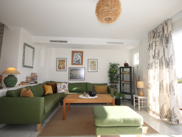 Apartment, Nueva Andalucia, R4562395