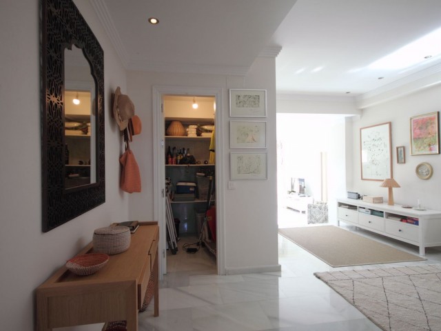 Apartment, Nueva Andalucia, R4562395