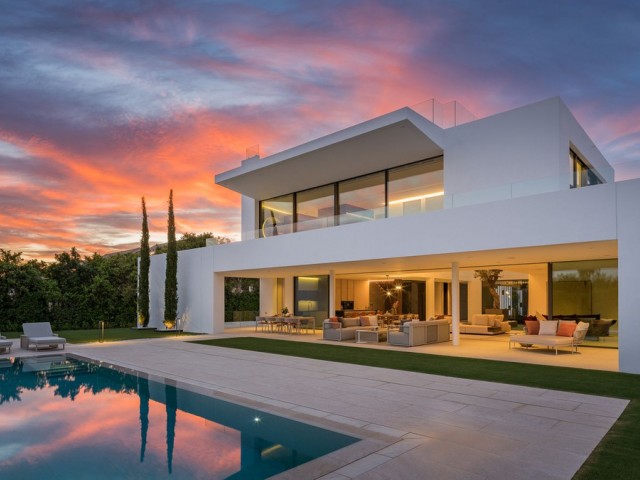 5 Bedrooms Villa in The Golden Mile