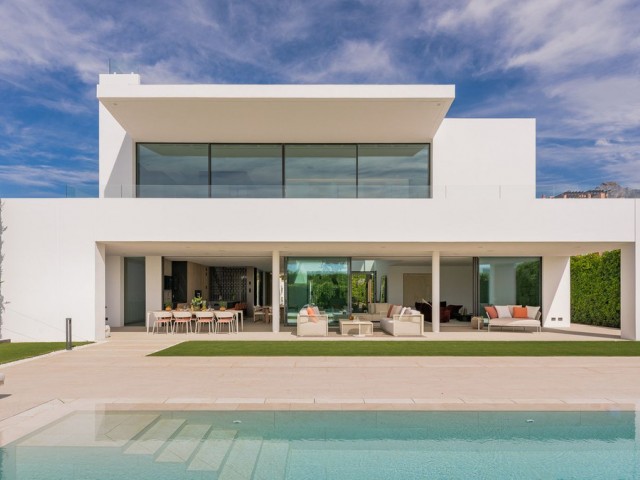 Villa con 5 Dormitorios  en The Golden Mile