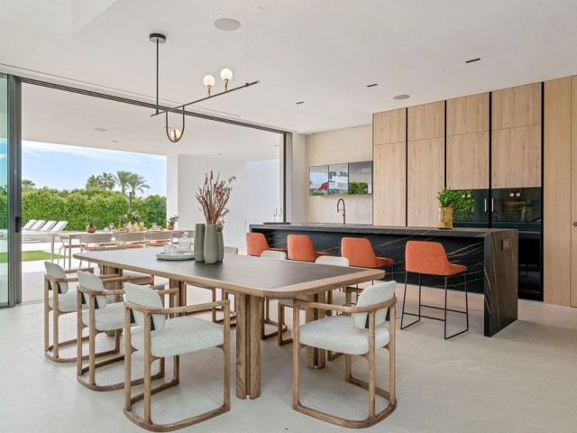 Villa con 5 Dormitorios  en The Golden Mile