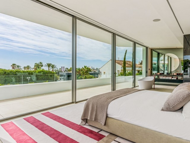 Villa con 5 Dormitorios  en The Golden Mile