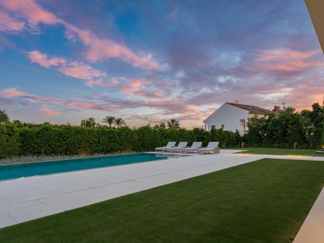 Villa con 5 Dormitorios  en The Golden Mile