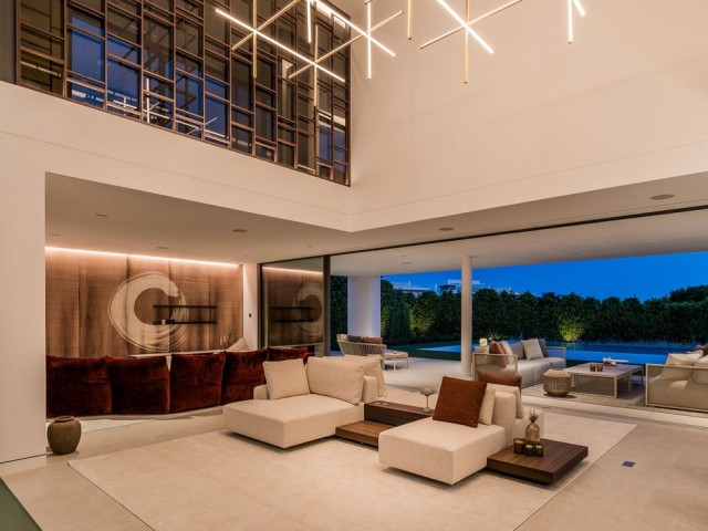 Villa con 5 Dormitorios  en The Golden Mile