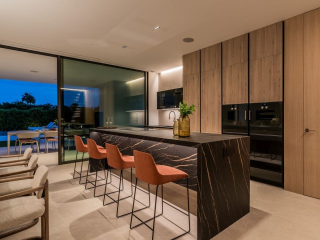 Villa con 5 Dormitorios  en The Golden Mile