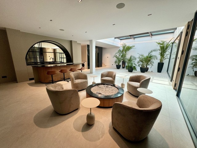 Villa con 5 Dormitorios  en The Golden Mile