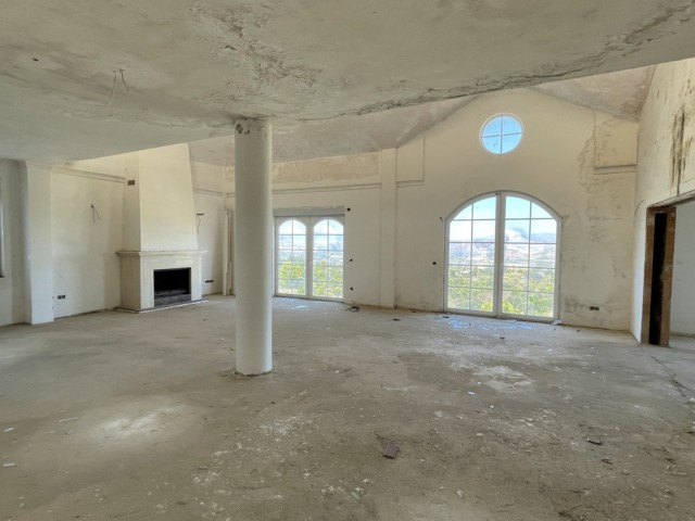 Villa con 9 Dormitorios  en Alhaurín el Grande