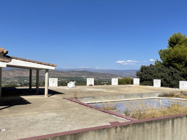 Villa con 9 Dormitorios  en Alhaurín el Grande