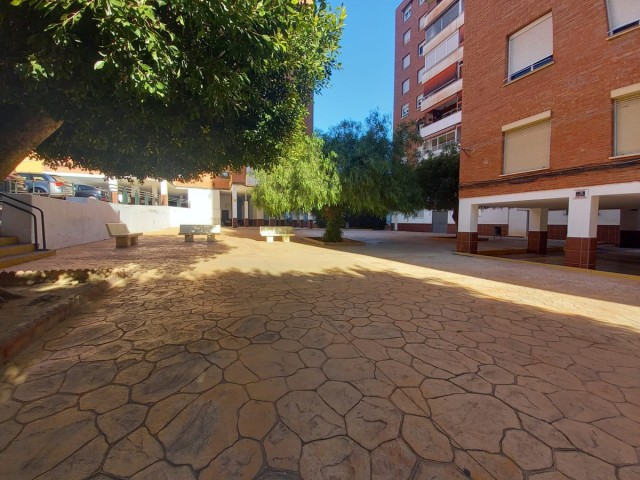Apartamento con 4 Dormitorios  en Málaga Centro