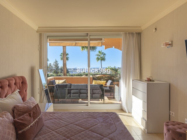 Apartamento con 2 Dormitorios  en Nueva Andalucía
