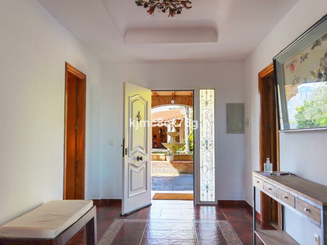 4 Bedrooms Villa in Mijas