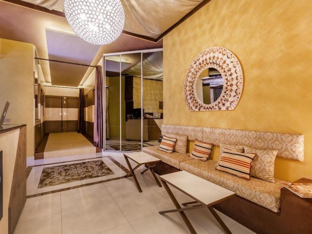 Commercial avec 4 Chambres  à Puerto Banús