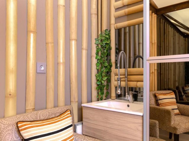 Commercial avec 4 Chambres  à Puerto Banús