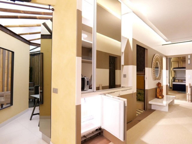 Commercial avec 4 Chambres  à Puerto Banús