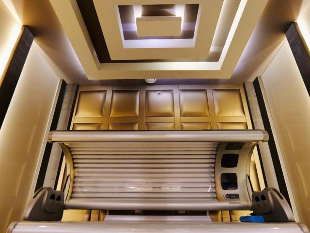 Commercial avec 4 Chambres  à Puerto Banús