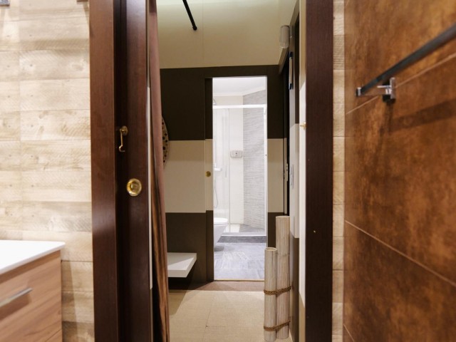 Commercial avec 4 Chambres  à Puerto Banús