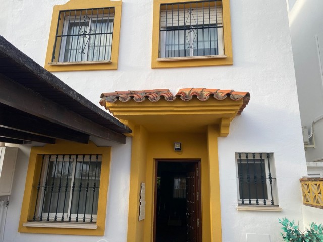 4 Bedrooms Townhouse in San Pedro de Alcántara