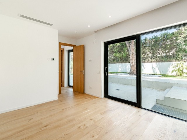 6 Bedrooms Villa in Marbesa